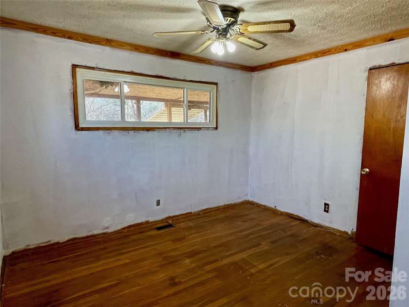 3988 Greenwood Drive, Lenoir, NC 28645.  MLS# CAR4335992, YatesRealty ID 3695. 