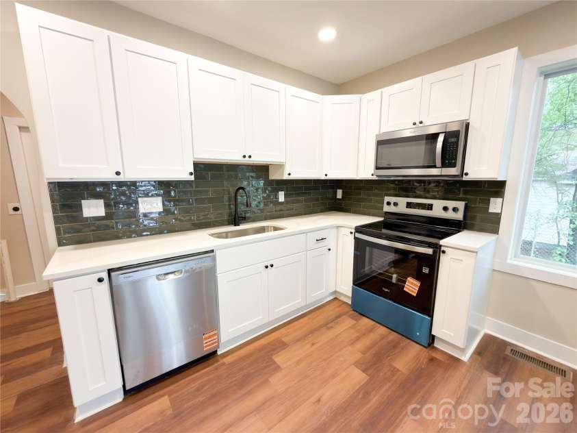 1904 Hemlock Avenue, Gastonia, NC 28054.  MLS# CAR4385499, YatesRealty ID 36950. 