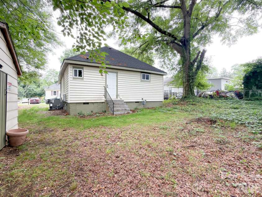 1904 Hemlock Avenue, Gastonia, NC 28054.  MLS# CAR4385499, YatesRealty ID 36950. 