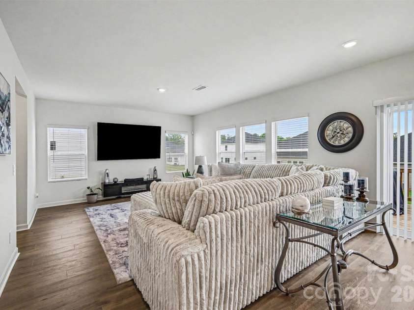 1460 Carthage Drive, Salisbury, NC 28144.  MLS# CAR4403282, YatesRealty ID 36951. 
