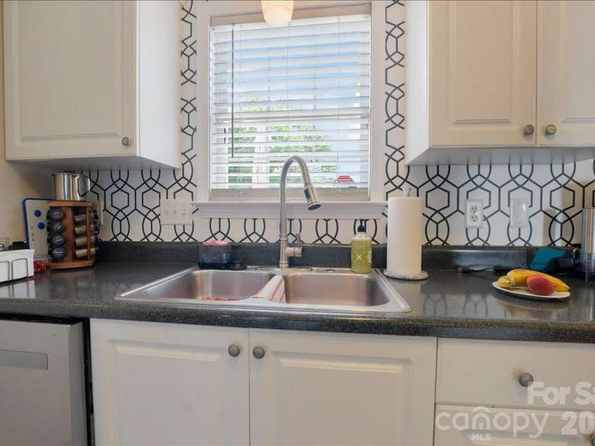 4165 Thomas Sam Drive, Rock Hill, SC 29732.  MLS# CAR4396337, YatesRealty ID 36952. 