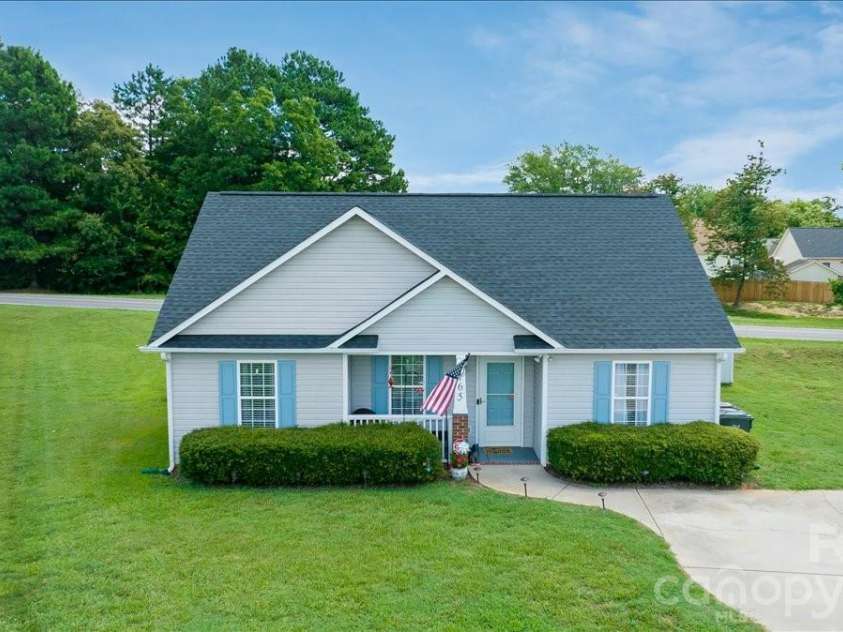 4165 Thomas Sam Drive, Rock Hill, SC 29732.  MLS# CAR4396337, YatesRealty ID 36952. 