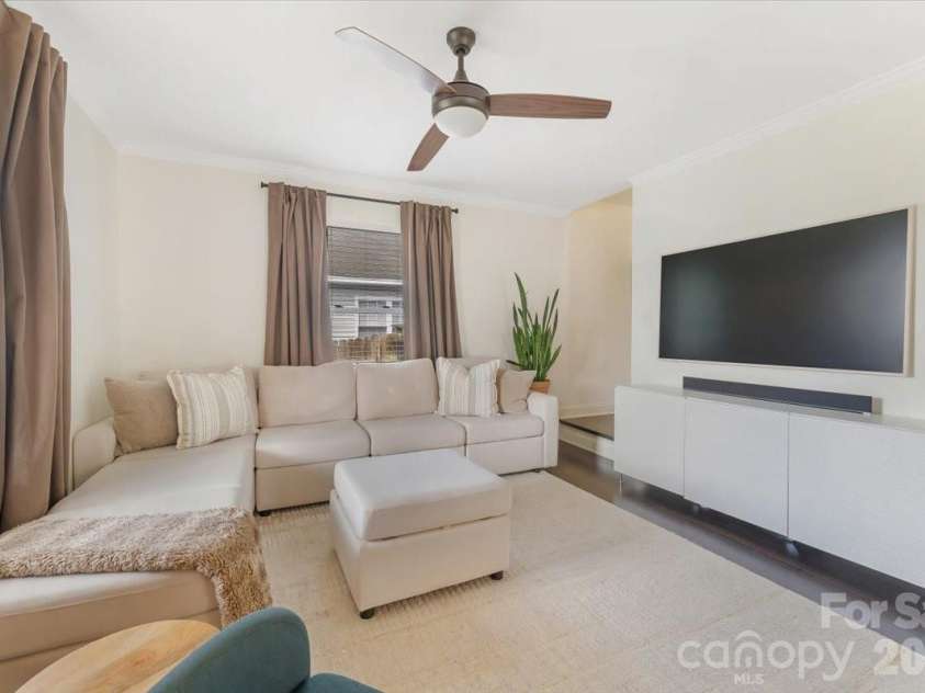 500 Katonah Avenue, Charlotte, NC 28208.  MLS# CAR4394042, YatesRealty ID 36953. 