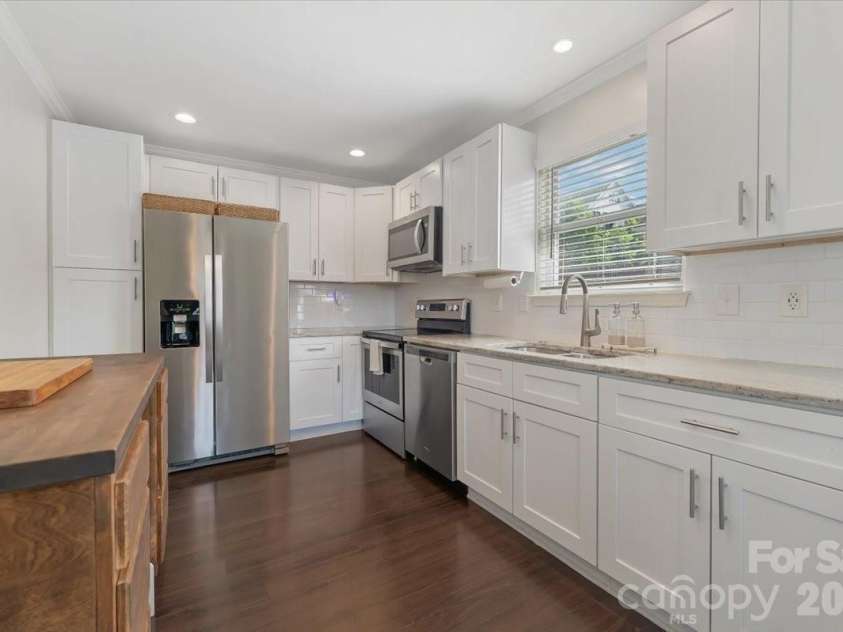 500 Katonah Avenue, Charlotte, NC 28208.  MLS# CAR4394042, YatesRealty ID 36953. 