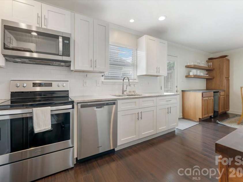 500 Katonah Avenue, Charlotte, NC 28208.  MLS# CAR4394042, YatesRealty ID 36953. 