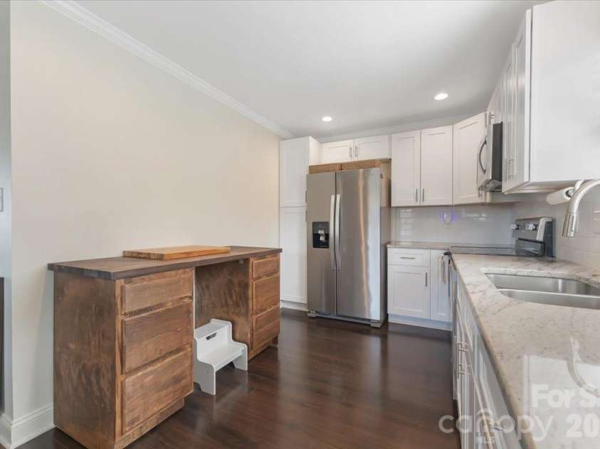500 Katonah Avenue, Charlotte, NC 28208.  MLS# CAR4394042, YatesRealty ID 36953. 