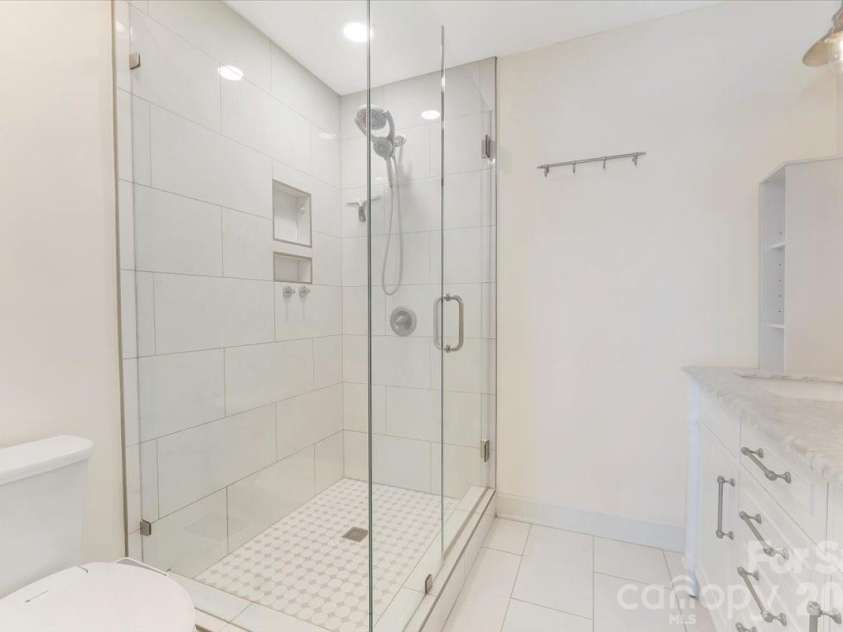 500 Katonah Avenue, Charlotte, NC 28208.  MLS# CAR4394042, YatesRealty ID 36953. 