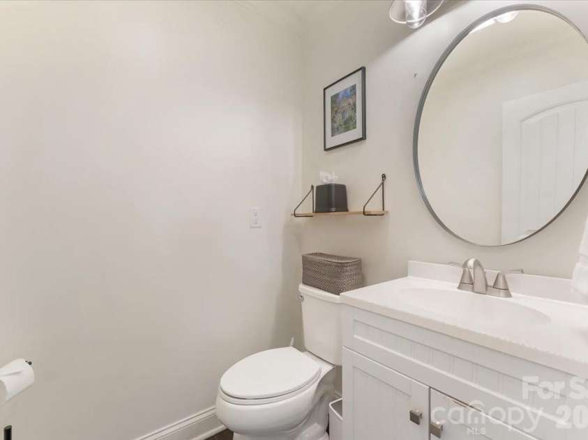 500 Katonah Avenue, Charlotte, NC 28208.  MLS# CAR4394042, YatesRealty ID 36953. 
