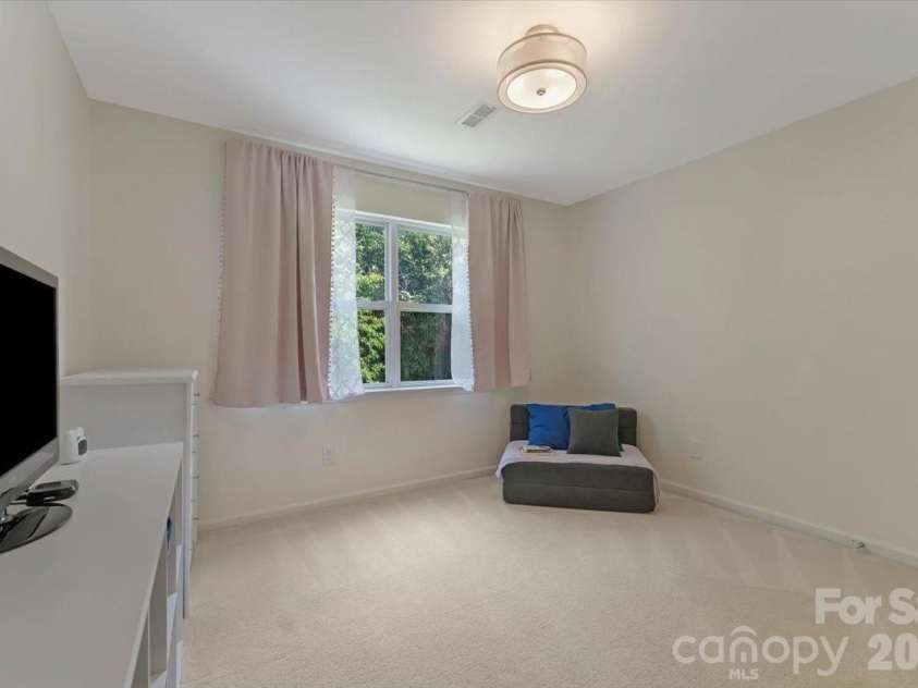 500 Katonah Avenue, Charlotte, NC 28208.  MLS# CAR4394042, YatesRealty ID 36953. 