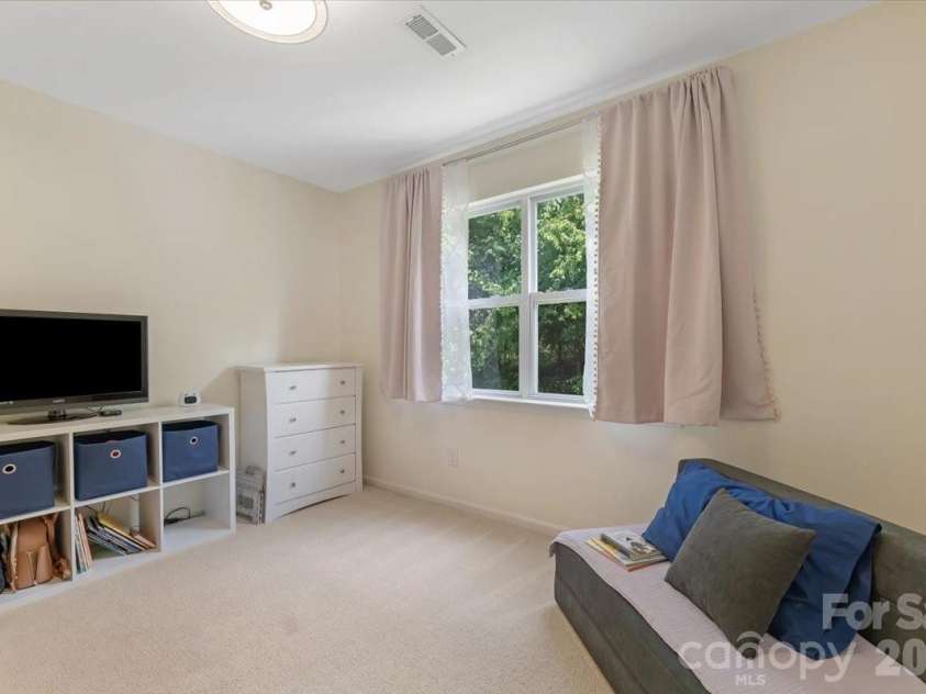 500 Katonah Avenue, Charlotte, NC 28208.  MLS# CAR4394042, YatesRealty ID 36953. 