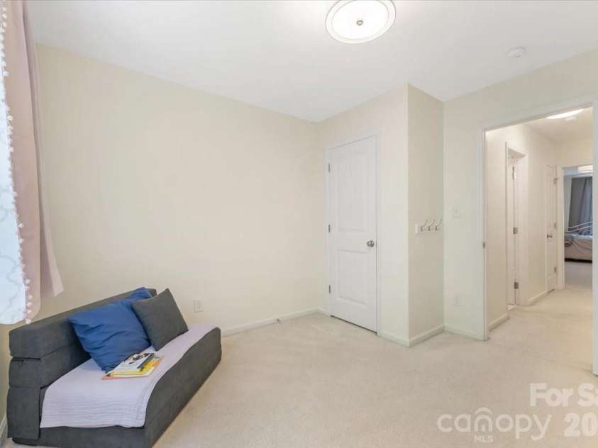 500 Katonah Avenue, Charlotte, NC 28208.  MLS# CAR4394042, YatesRealty ID 36953. 