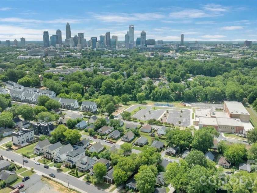 500 Katonah Avenue, Charlotte, NC 28208.  MLS# CAR4394042, YatesRealty ID 36953. 