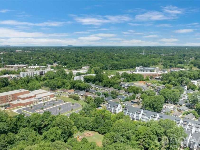 500 Katonah Avenue, Charlotte, NC 28208.  MLS# CAR4394042, YatesRealty ID 36953. 