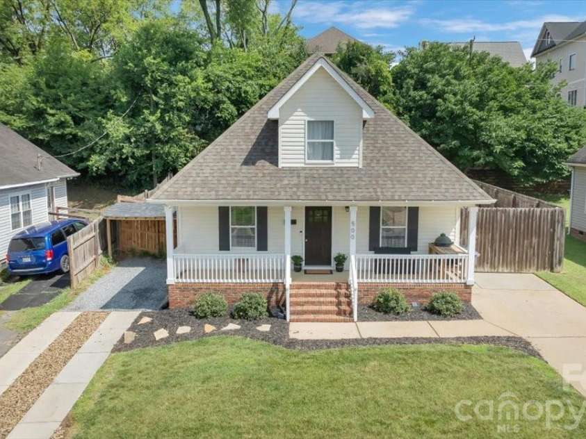 500 Katonah Avenue, Charlotte, NC 28208.  MLS# CAR4394042, YatesRealty ID 36953. 
