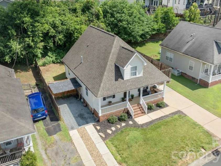 500 Katonah Avenue, Charlotte, NC 28208.  MLS# CAR4394042, YatesRealty ID 36953. 