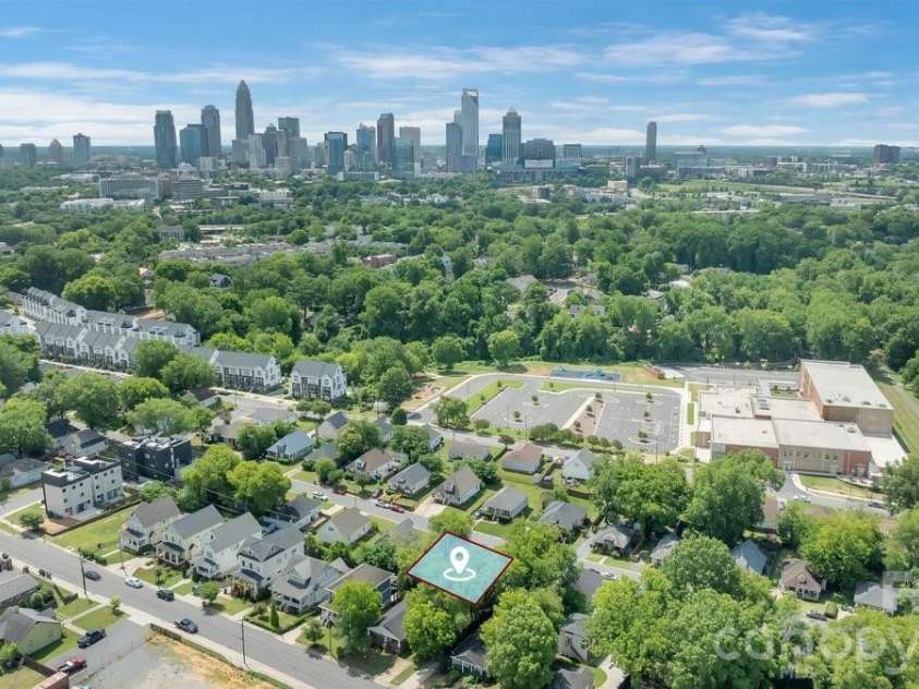 500 Katonah Avenue, Charlotte, NC 28208.  MLS# CAR4394042, YatesRealty ID 36953. 