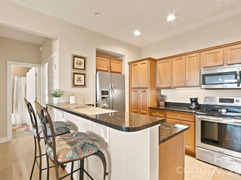 314 Ridgeline Mountain, Banner Elk, NC 28604.  MLS# CAR4400204, YatesRealty ID 36957. Kitchen