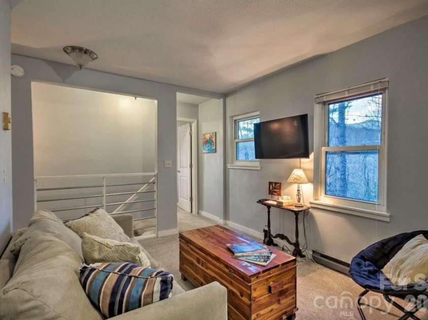 95 Walker Cove Road, Black Mountain, NC 28711.  MLS# CAR4385483, YatesRealty ID 36958. 