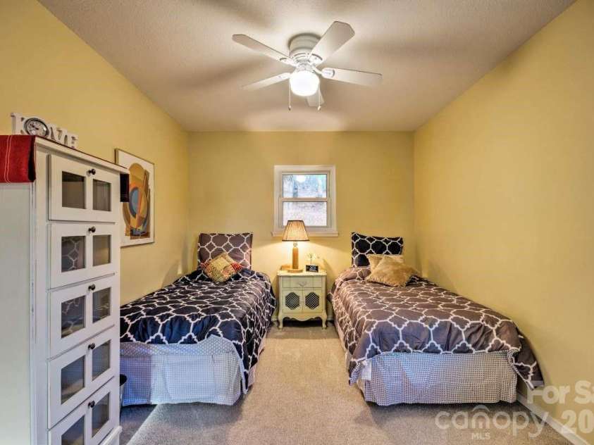 95 Walker Cove Road, Black Mountain, NC 28711.  MLS# CAR4385483, YatesRealty ID 36958. 