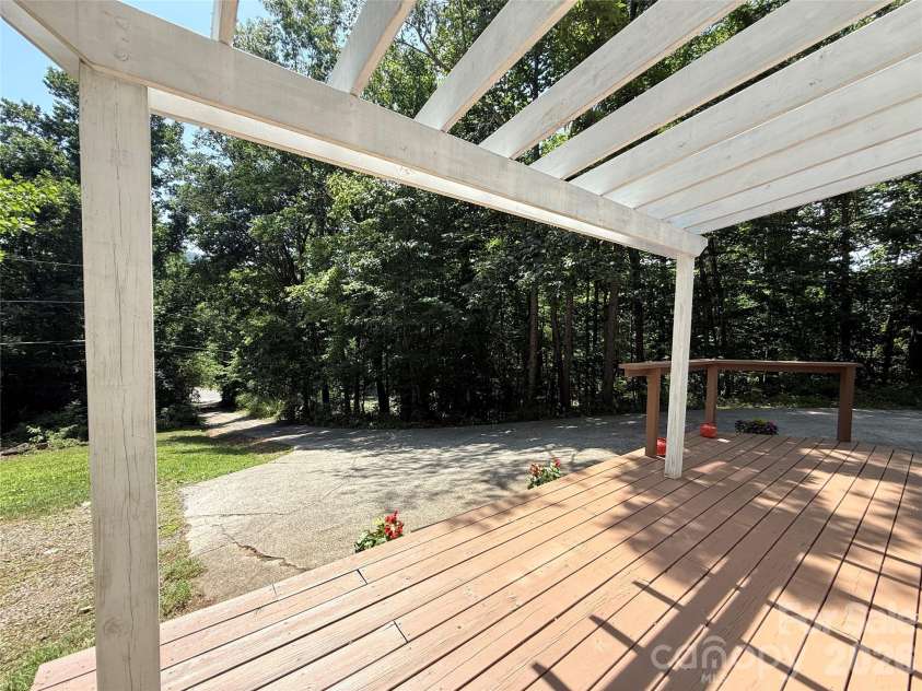 95 Walker Cove Road, Black Mountain, NC 28711.  MLS# CAR4385483, YatesRealty ID 36958. 