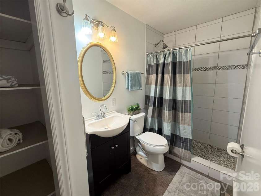 95 Walker Cove Road, Black Mountain, NC 28711.  MLS# CAR4385483, YatesRealty ID 36958. 
