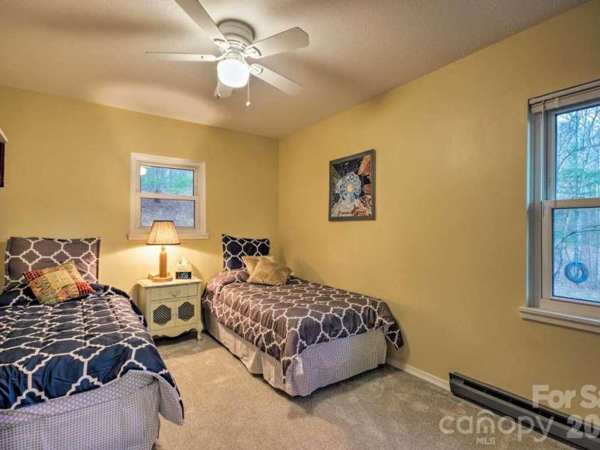 95 Walker Cove Road, Black Mountain, NC 28711.  MLS# CAR4385483, YatesRealty ID 36958. Another Bedroom or Office space!
