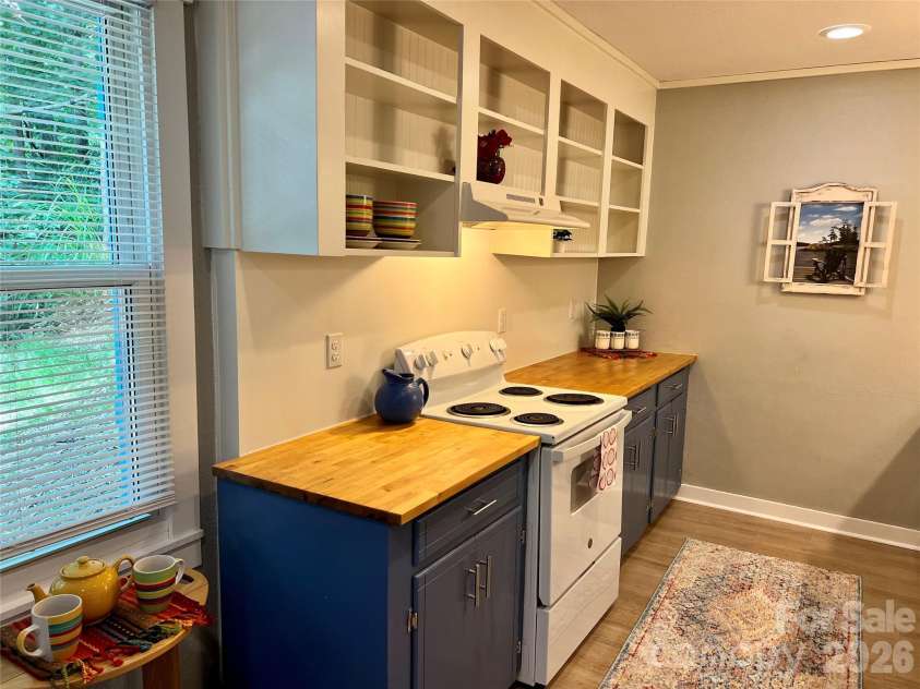 95 Walker Cove Road, Black Mountain, NC 28711.  MLS# CAR4385483, YatesRealty ID 36958. Bright and Stylish Kitchen!