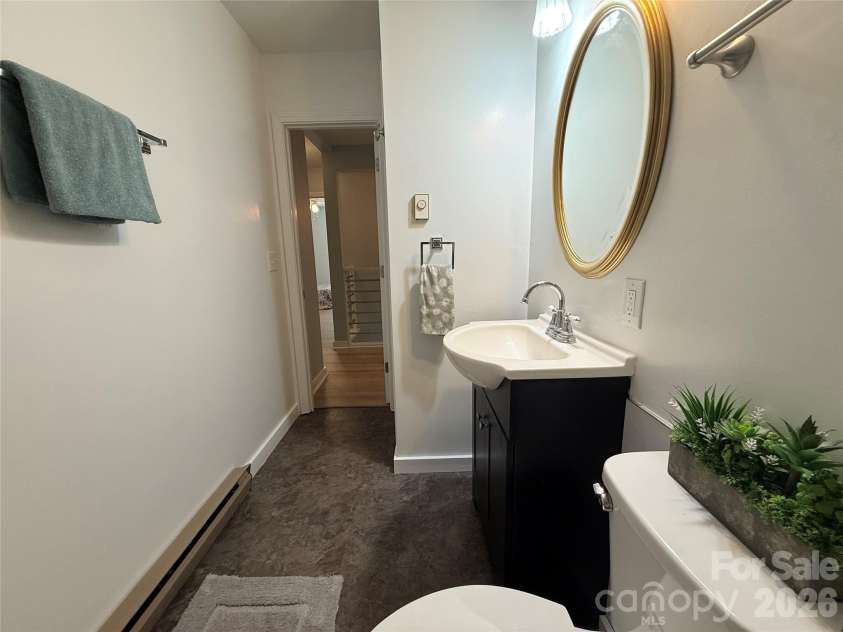 95 Walker Cove Road, Black Mountain, NC 28711.  MLS# CAR4385483, YatesRealty ID 36958. Full Bath!