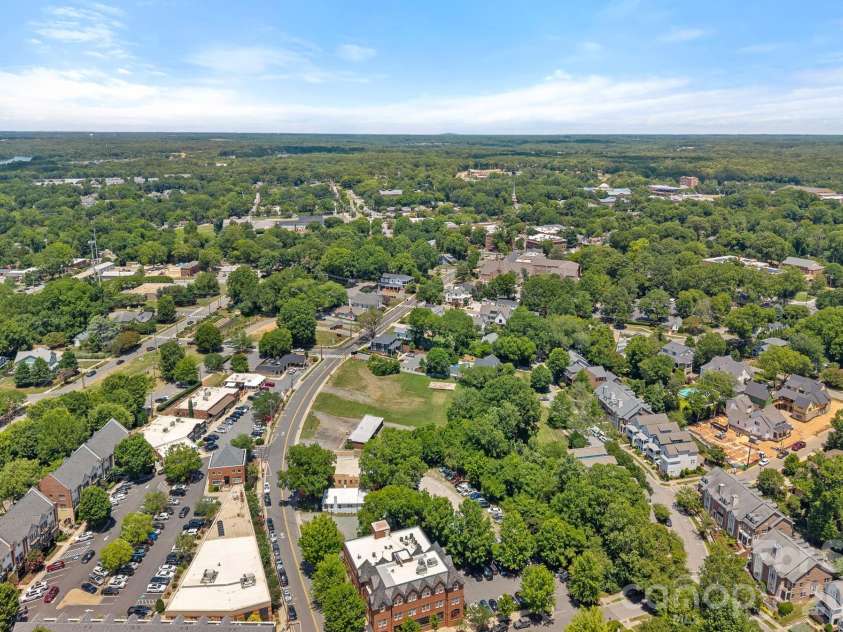473 Main Street, Davidson, NC 28036.  MLS# CAR4403660, YatesRealty ID 36959. 