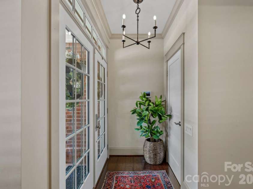 473 Main Street, Davidson, NC 28036.  MLS# CAR4403660, YatesRealty ID 36959. Foyer