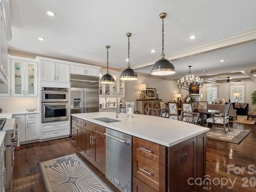 473 Main Street, Davidson, NC 28036.  MLS# CAR4403660, YatesRealty ID 36959. Kitchen
