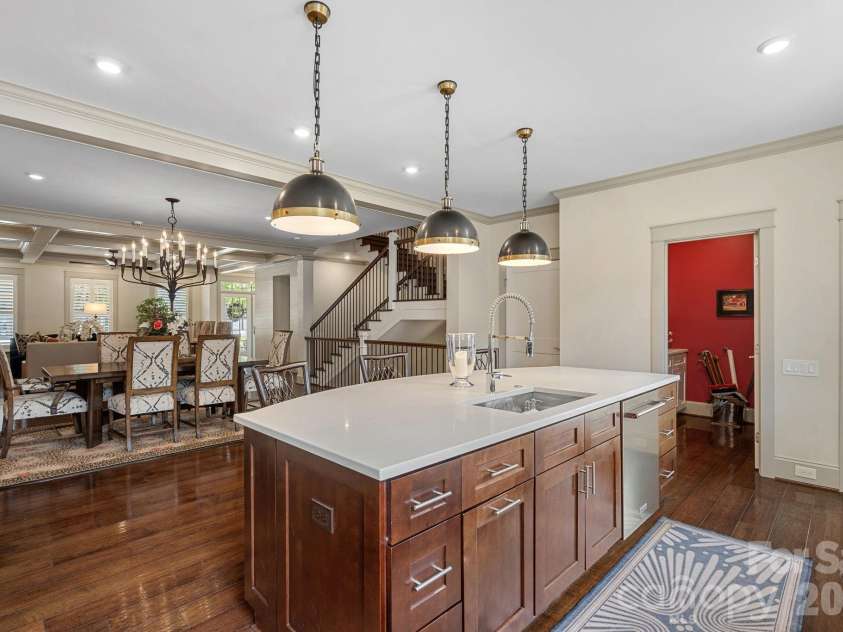 473 Main Street, Davidson, NC 28036.  MLS# CAR4403660, YatesRealty ID 36959. Kitchen