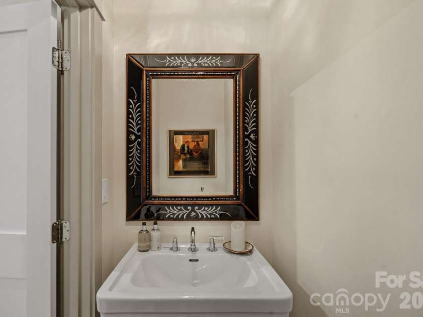 473 Main Street, Davidson, NC 28036.  MLS# CAR4403660, YatesRealty ID 36959. Powder Room- 1/2 Bath