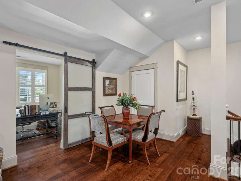 473 Main Street, Davidson, NC 28036.  MLS# CAR4403660, YatesRealty ID 36959. Top Level Loft/Bonus