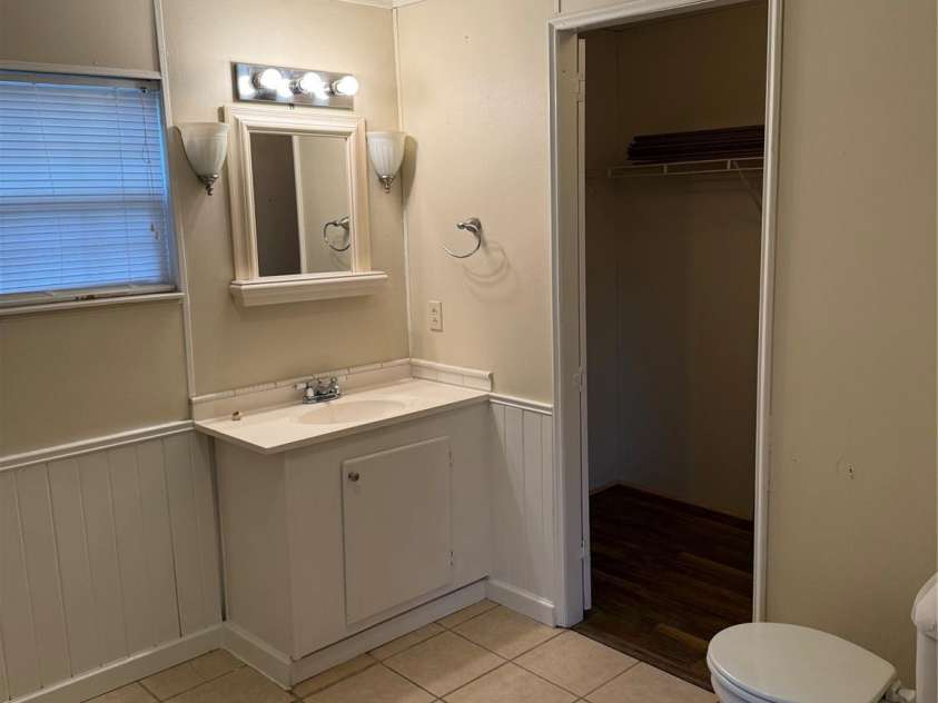 55 Twin Oaks Lane, Spruce Pine, NC 28777.  MLS# CAR4331118, YatesRealty ID 3696. 