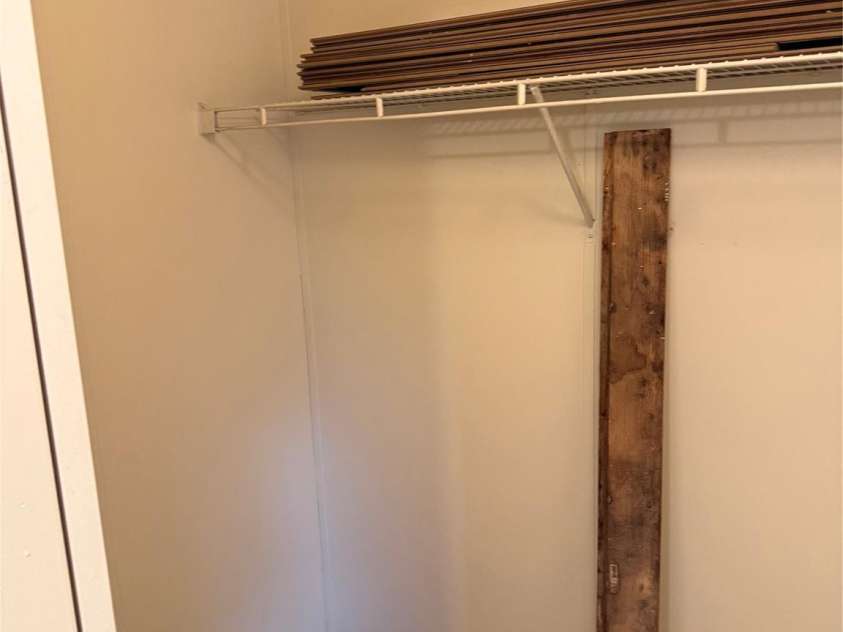 55 Twin Oaks Lane, Spruce Pine, NC 28777.  MLS# CAR4331118, YatesRealty ID 3696. 