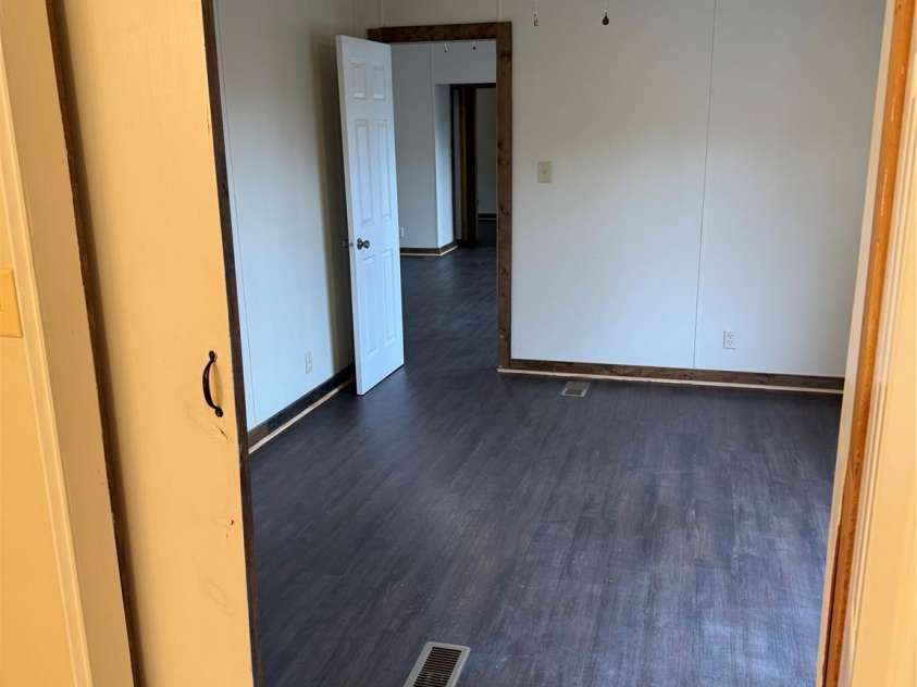 55 Twin Oaks Lane, Spruce Pine, NC 28777.  MLS# CAR4331118, YatesRealty ID 3696. 