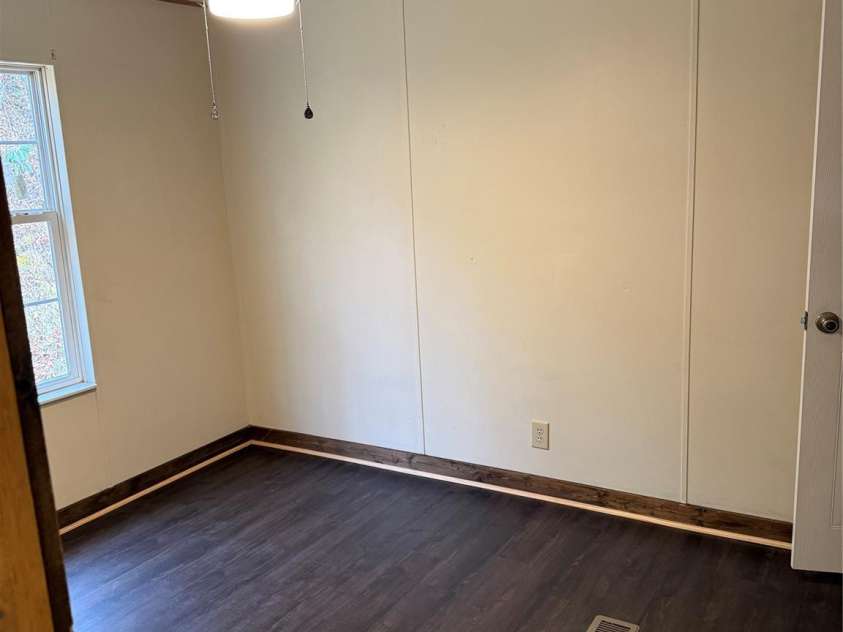 55 Twin Oaks Lane, Spruce Pine, NC 28777.  MLS# CAR4331118, YatesRealty ID 3696. 