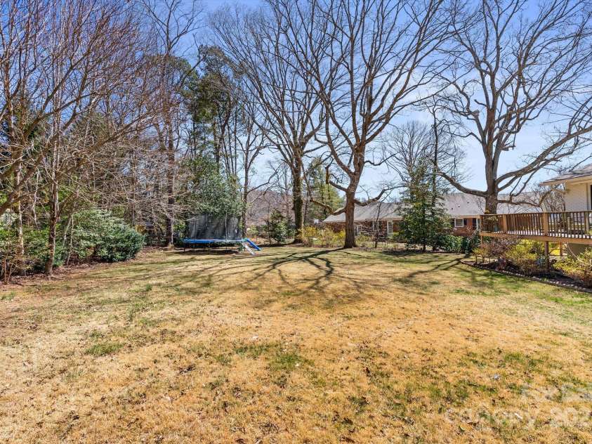 86 Braddock Way, Asheville, NC 28803.  MLS# CAR4235996, YatesRealty ID 3696. 