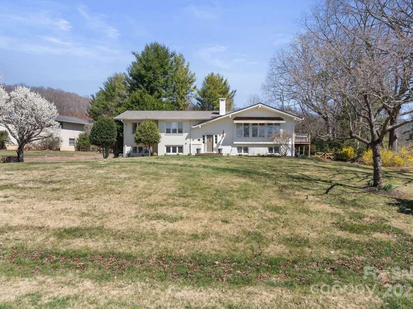 86 Braddock Way, Asheville, NC 28803.  MLS# CAR4235996, YatesRealty ID 3696. 