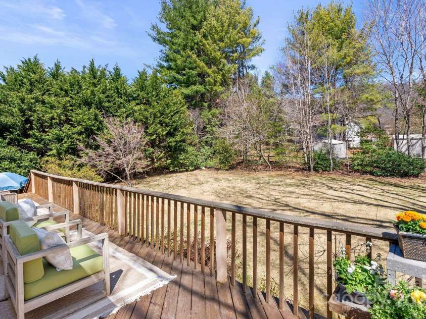 86 Braddock Way, Asheville, NC 28803.  MLS# CAR4235996, YatesRealty ID 3696. 