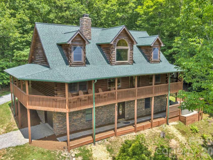 328 Nile Park Drive, Blowing Rock, NC 28605.  MLS# CAR4388511, YatesRealty ID 36961. 