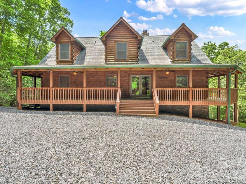 328 Nile Park Drive, Blowing Rock, NC 28605.  MLS# CAR4388511, YatesRealty ID 36961. 