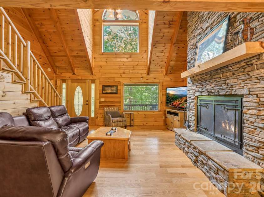 328 Nile Park Drive, Blowing Rock, NC 28605.  MLS# CAR4388511, YatesRealty ID 36961. 