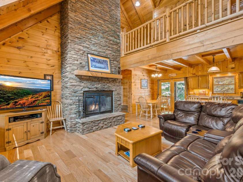 328 Nile Park Drive, Blowing Rock, NC 28605.  MLS# CAR4388511, YatesRealty ID 36961. 