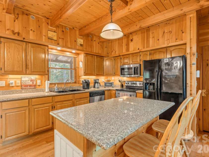 328 Nile Park Drive, Blowing Rock, NC 28605.  MLS# CAR4388511, YatesRealty ID 36961. 