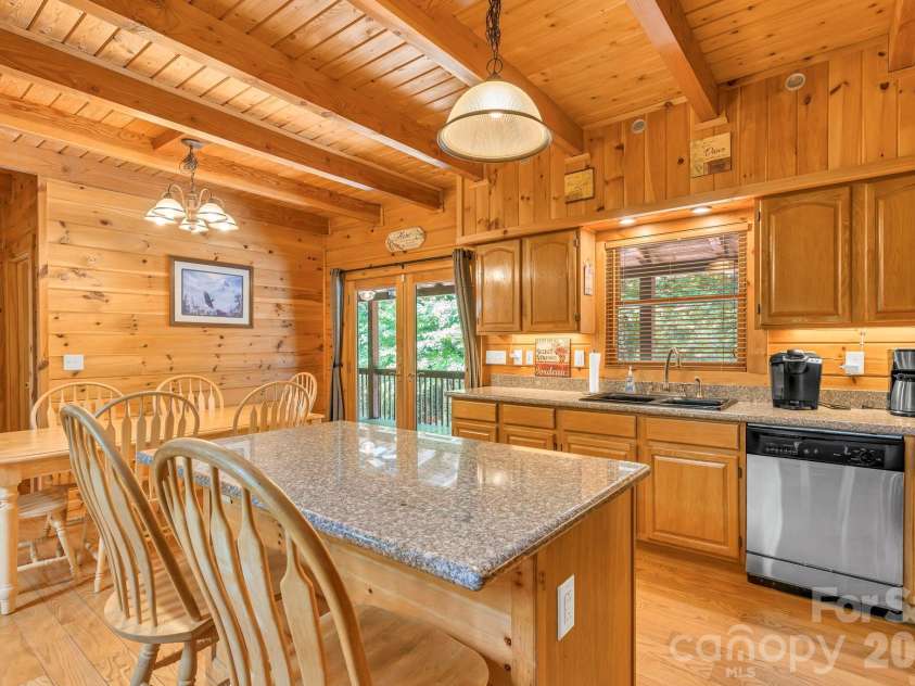 328 Nile Park Drive, Blowing Rock, NC 28605.  MLS# CAR4388511, YatesRealty ID 36961. 