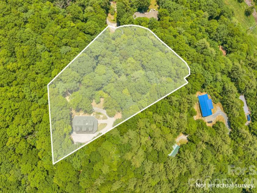 328 Nile Park Drive, Blowing Rock, NC 28605.  MLS# CAR4388511, YatesRealty ID 36961. 