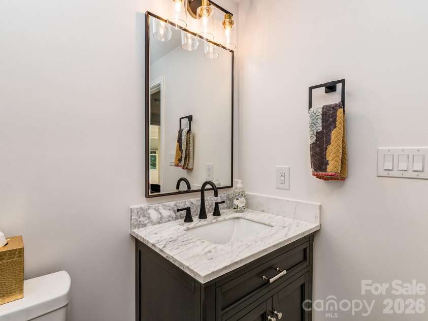 408 Jackson Avenue, Waxhaw, NC 28173.  MLS# CAR4398118, YatesRealty ID 36962. Full bath #2