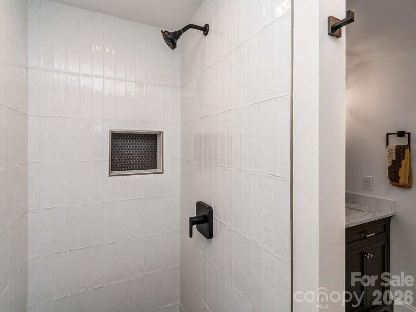 408 Jackson Avenue, Waxhaw, NC 28173.  MLS# CAR4398118, YatesRealty ID 36962. Full bath #2
